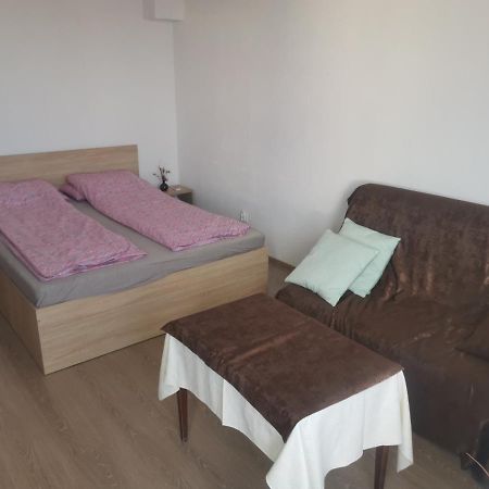 Very Good Location Hunedoara Ngoại thất bức ảnh