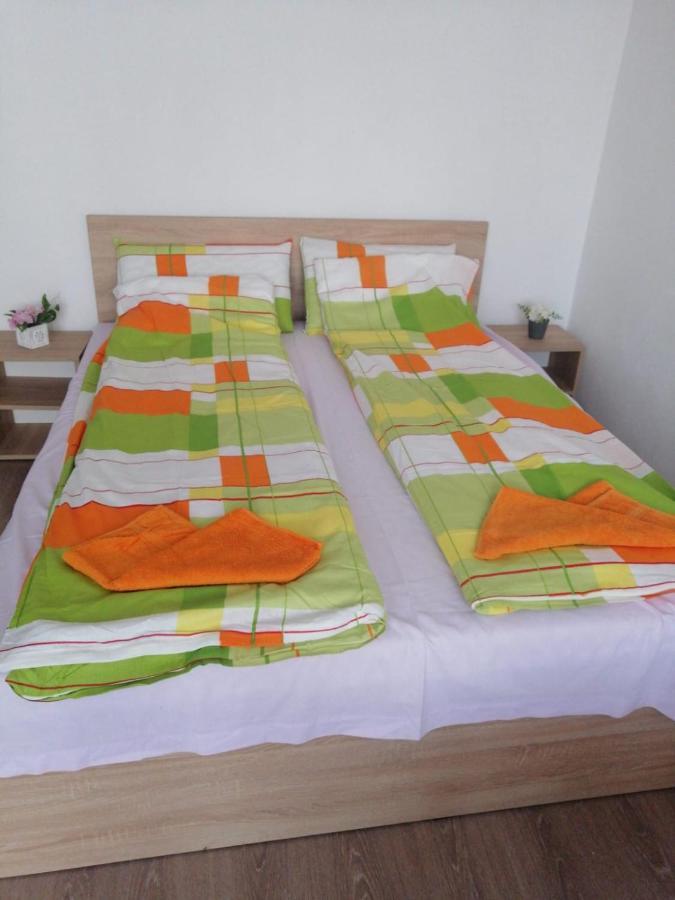 Very Good Location Hunedoara Ngoại thất bức ảnh